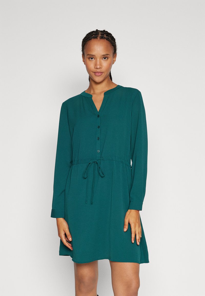 JDY JDYPIPER SHORT STRING DRESS - Vestido camisero - ponderosa pine ...