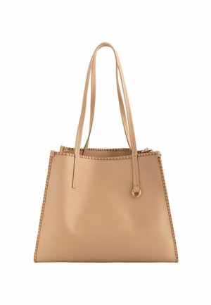 Beige Leder-Shopper-Tasche mit strukturierter Oberfläche, einfacher Naht entlang der Kanten, zwei langen Tragegriffen und einem goldfarbenen, runden Akzent.