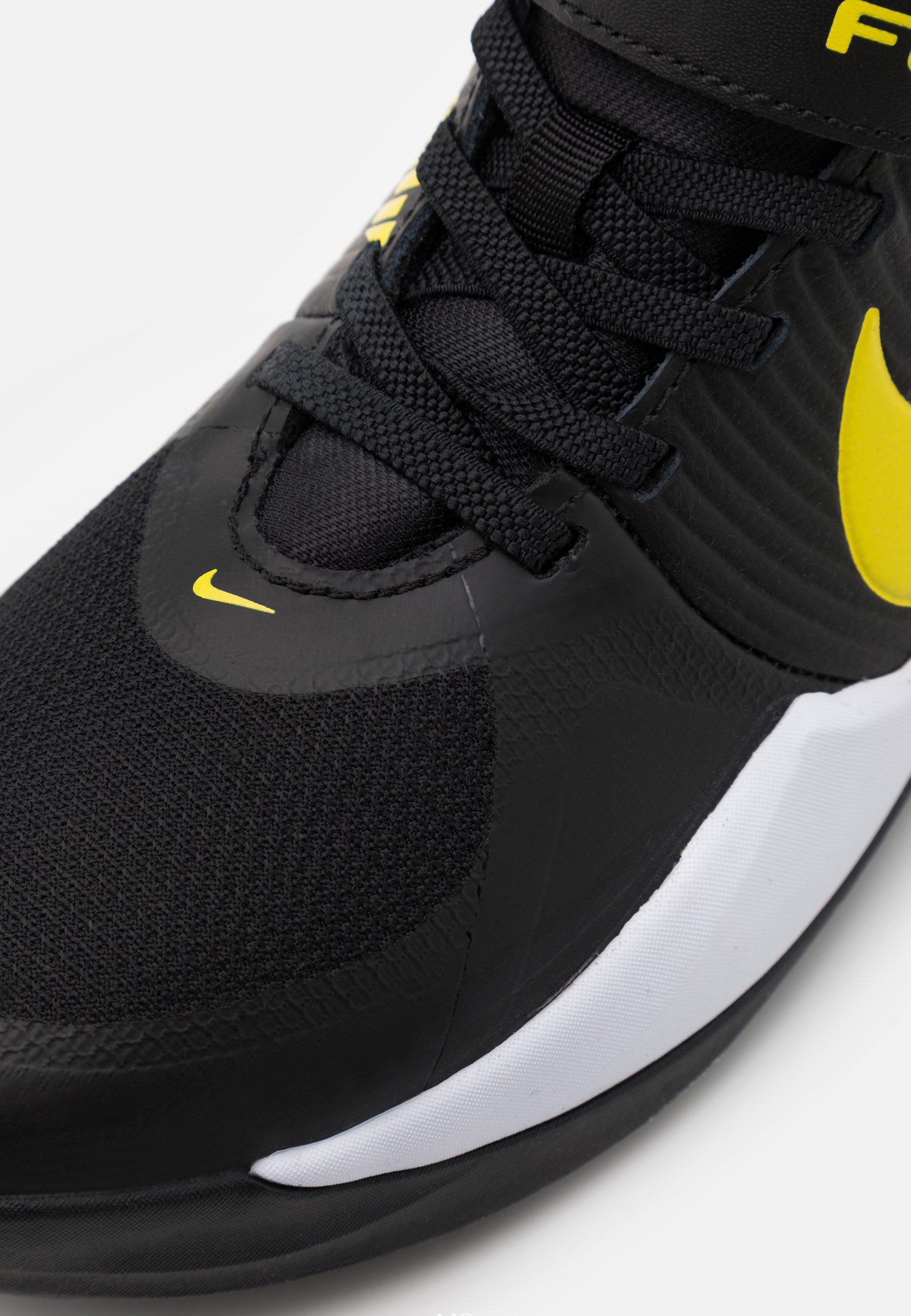 Nike Performance NIKE TEAM HUSTLE D 9 FLYEASE BASKETBALLSCHUH FÜR ÄLTERE  KINDER - Zapatillas de baloncesto - black/high voltage/white/light smoke  grey/negro - Zalando.es