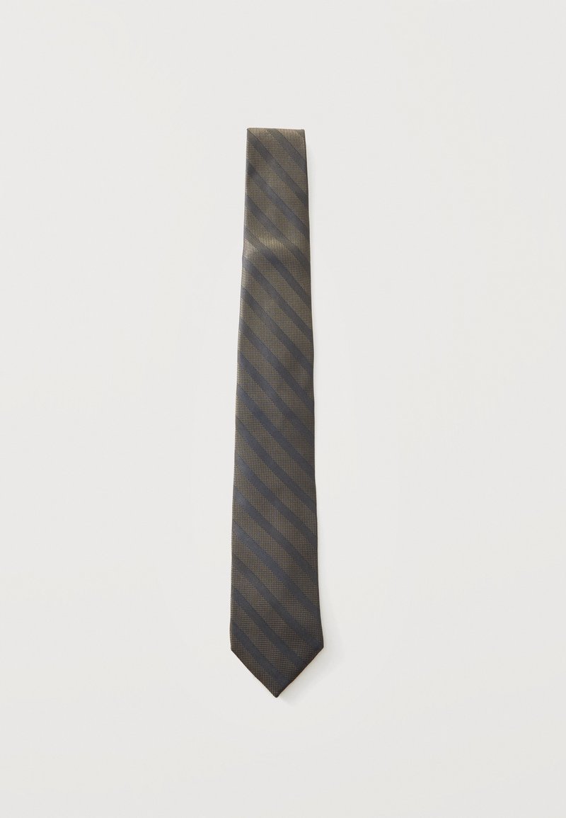 Cravate gris foncé avec un motif subtil à rayures diagonales sur un fond uni et clair.