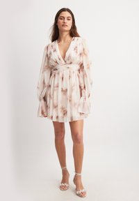 NA-KD Dnevna obleka - post floral