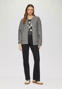 s.Oliver MIT NIETEN - Flared Jeans - graphit