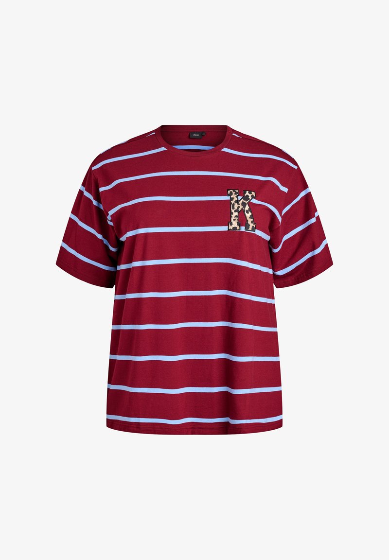 Bordeaux t-shirt med blå vandrette striber, rund hals og et leopardmønstret "K" på venstre bryst. Lavet af blødt, åndbart stof.