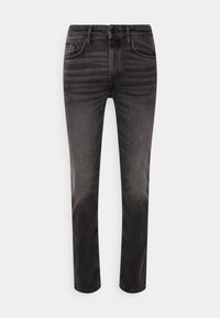 Črne denim hlače s ravnim krojem, ki vključujejo obešalnike za pas, sprednje zapiranje na gumb in subtilno bledenje na tkanini.
