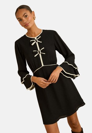 Love & Roses, REGULAR FIT - FLUTE SLEEVE MINI  - Päevakleit - bow tipped