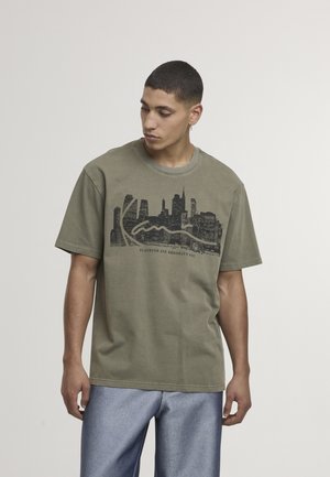 SIGNATURE SKYLINE WASHED  - T-Shirt print - olive