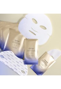 Shiseido VITAL PERFECTION LIFTDEFINE RADIANCE FACE MASK - Skincare Set