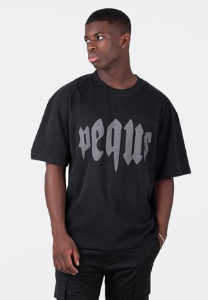 PEQUS MYTHIC LOGO UNISEX - Nyomott mintás póló - black