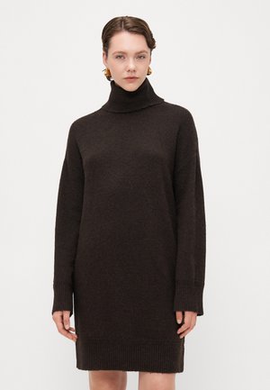 VMAQUARIUS ROLLNECK DRESS  - Rochie tricotată - chocolate torte melange