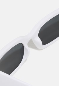 Vintage Supply CHUNKY UNISEX - Óculos de sol - white