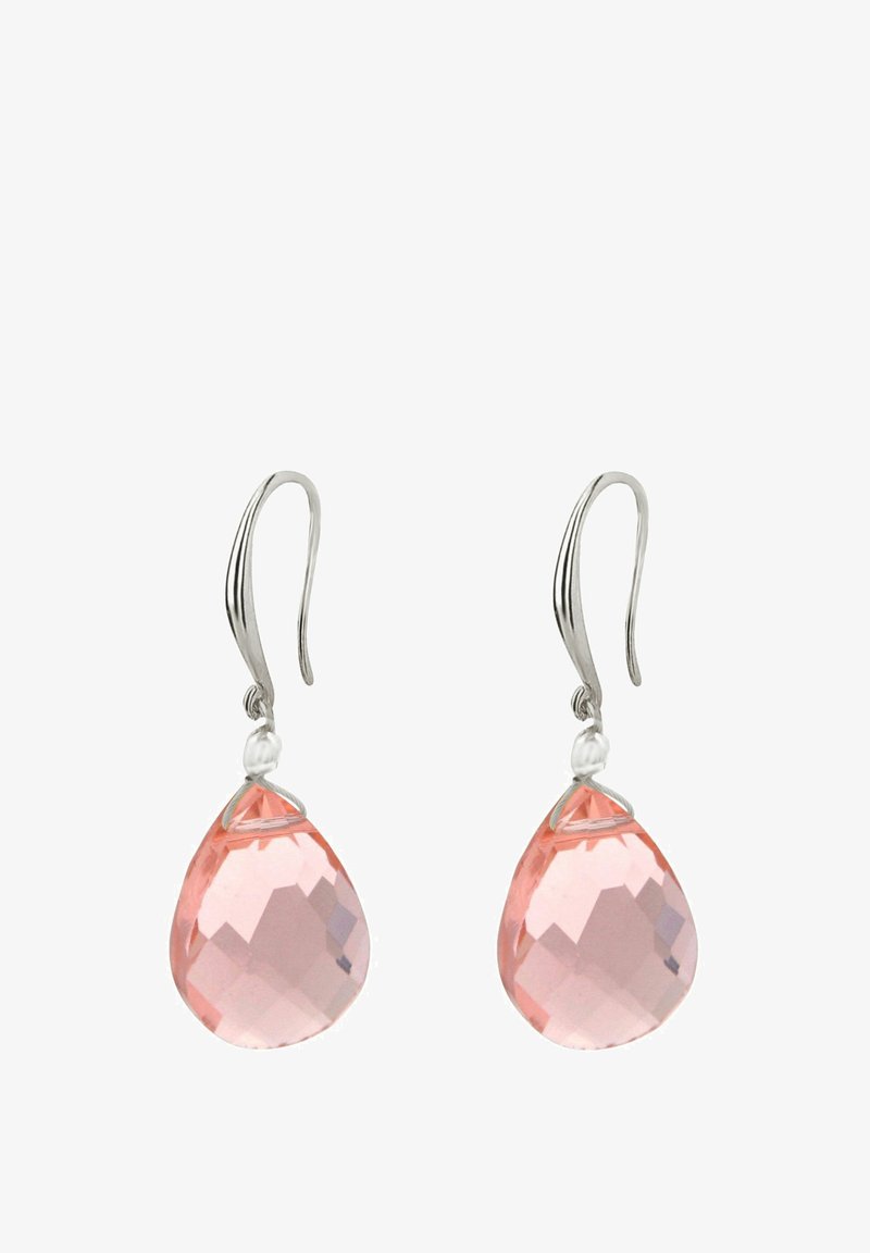 Pendientes de cristal facetado en forma de lágrima de color rosa con ganchos de plata. Presentan un acabado suave y una superficie reflectante que añade brillantez.