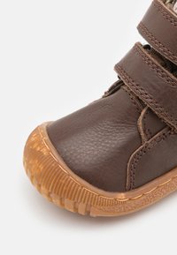 Bisgaard HELTON TEX UNISEX - Zīdaiņu apavi - brown