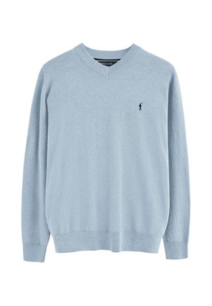 Suéter de punto azul claro con cuello en V, mangas largas y puños acanalados. Presenta un pequeño logo negro en el lado izquierdo del pecho.