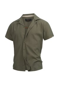 Camisa de manga corta en verde olivo, hecha de tejido ligero, con cuello de tipo step, cierre de botones y acentos de dobladillo con abertura lateral.