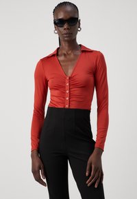 Vero Moda Tall VMAUGUSTA SLIM FLARED - Nohavice - black