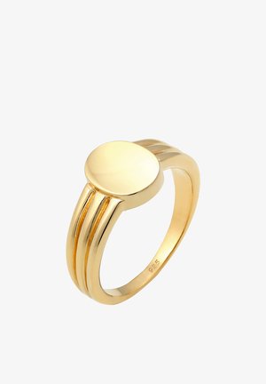 Guld ring med en rund, glat overflade og tre lodrette bånd på skaftet. Mærket "925", hvilket angiver en sterling sølv base.