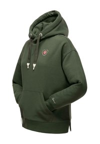 Sudadera de color verde oscuro con cordón, bolsillo frontal y diseño de corazón bordado. Presenta puños y dobladillo acanalados, textura suave y aberturas laterales.