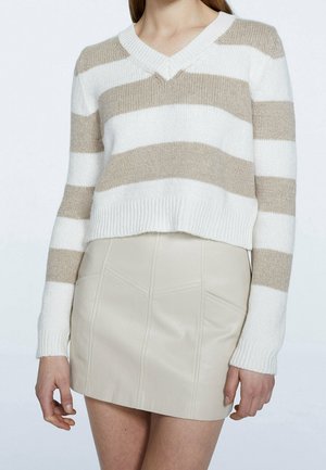 Stradivarius Sweter