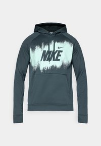 Ciemnozielona bluza z kapturem z kieszenią kangurką, z miętowym gradientowym tłem i dużym czarnym logo "NIKE" z przodu.