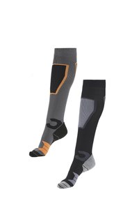 Grau- und schwarze Kompressionsstrümpfe mit orangefarbenen und grauen Akzenten. Verfügt über eine verstärkte Zehenpartie, ein gemustertes Design und eine knielange Länge.