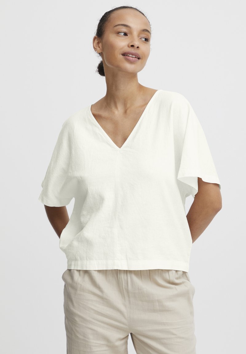 b.young - BYFALAKKA VNECK BLOUSE - Bluse - marshmallow, Vergrößern