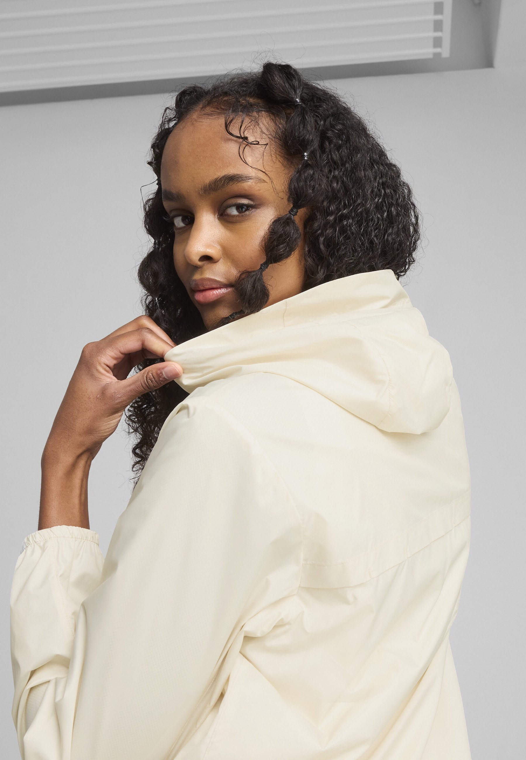 Puma ESS REGULAR WINDBREAKER - Windbreaker - alpine snow/white