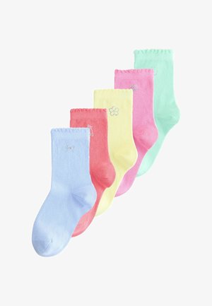 Pięć par podkolanówek w kolorach niebieskim, różowym, żółtym, koralowym i miętowym, z kontrastującymi ściągaczami i małymi ozdobnymi wzorami.