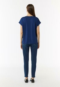 comma LOOSE  niebieski