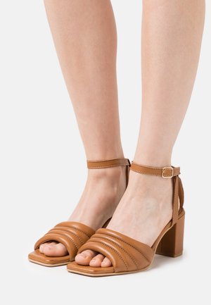 Pavement, Sandales - tan