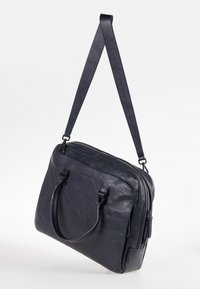 Aunts & Uncles MRS. QUINCE PIE - Aktetas - night sky