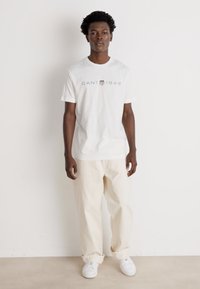 GANT PRINTED GRAPHIC - T-shirt med print - eggshell