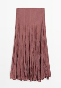 Longue jupe plissée couleur rose poudré avec une texture froissée et un ourlet irrégulier, posée à plat sur un fond blanc.