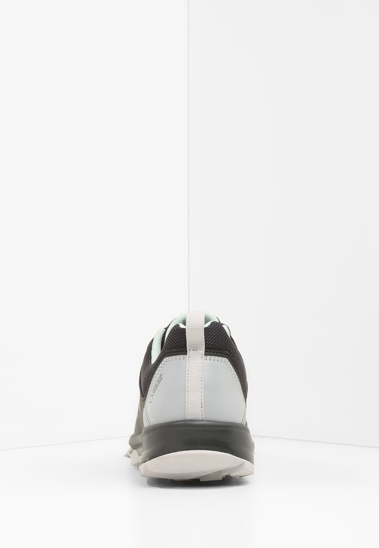 adidas tracerocker gore tex