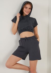 LELA - TWO PIECE SET - REGULAR FIT - Shorts - smoked color Immagine in miniatura 1