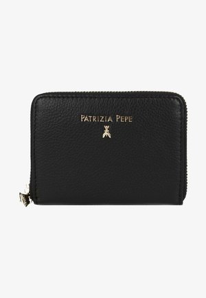 Portefeuille en cuir noir avec une finition texturée, logo doré et accents. Il comprend une fermeture zippée et une forme rectangulaire épurée.