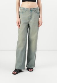 Wrangler LOOSE STRAIGHT - Traperice opuštenog kroja - silver lake