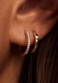 Isabel Bernard Oorbellen - gold coloured