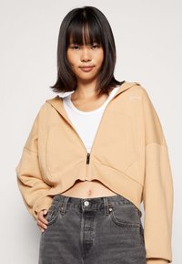 Karl Kani CHEST SIGNATURE ZIP HOODIE - Sweatjakke - light beige