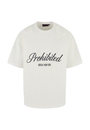 Tricou alb din bumbac, cu o croială lejeră, guler rotund și text negru script "Interzis" cu "BERLIN // NEW YORK" dedesubt.