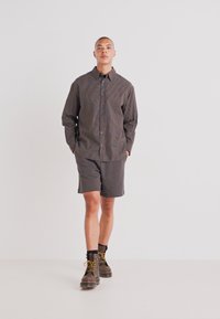 Weekday LOOSE CHECKED LONG SLEEVE SHIRT - Hemd - brown
