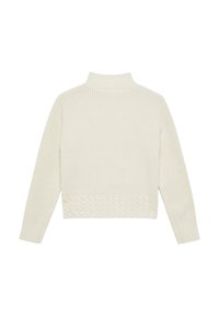 Pull en tricot couleur crème avec un grand col. Présente une texture côtelée et des accents en tricot torsadé au bas et aux poignets. Design court.