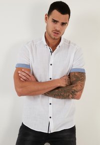 Buratti REGULAR FIT - Camisa - white