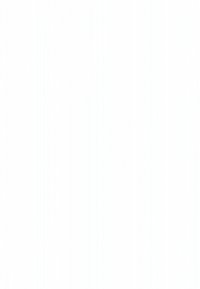 Kvinde bruger hvid smartphone, holder åben bog på bordet, sidder ved vindue med en kop, telefon og en potteplante i nærheden.