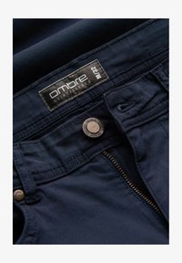 Non selezionato, dark blue