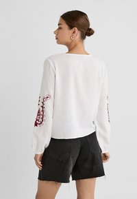 Stradivarius EMBROIDERED  - Camicetta - bordeaux