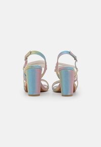 Marco Tozzi BY GUIDO MARIA KRETSCHMER - Sandalen met hoge hak - rainbow metallic