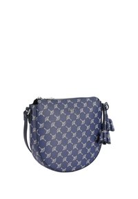 Bolso de bandolera azul marino hecho de cuero texturizado con un patrón repetido y borlas decorativas. Herrajes en plata y cierre de cremallera.