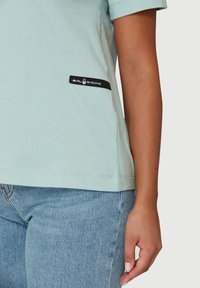 Sail Racing W RACE HEAVY TEE - T-shirts basic - green mist