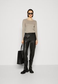 Esprit CREW - Pikkade varrukatega topp - light taupe