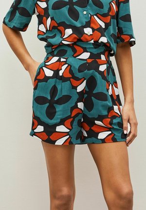 Short - red